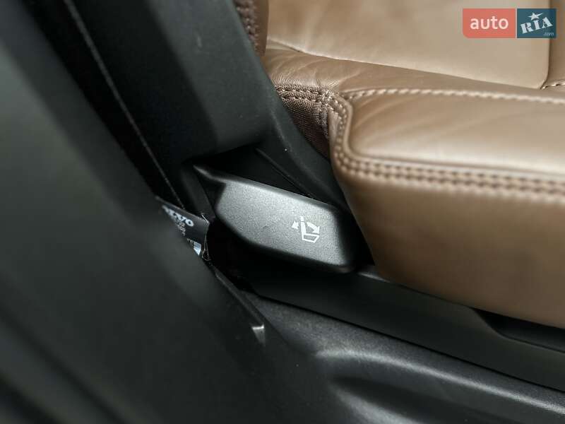 Внедорожник / Кроссовер Volvo XC90 2020 в Киеве