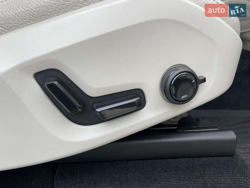 Внедорожник / Кроссовер Volvo XC90 2023 в Днепре