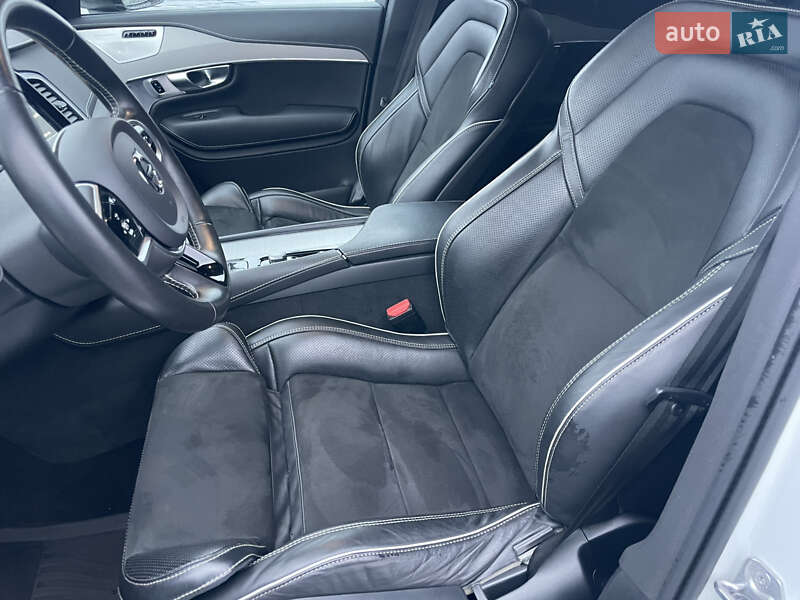 Внедорожник / Кроссовер Volvo XC90 2020 в Днепре фото 44 Внедорожник / Кроссовер Volvo XC90 2020 в Днепре