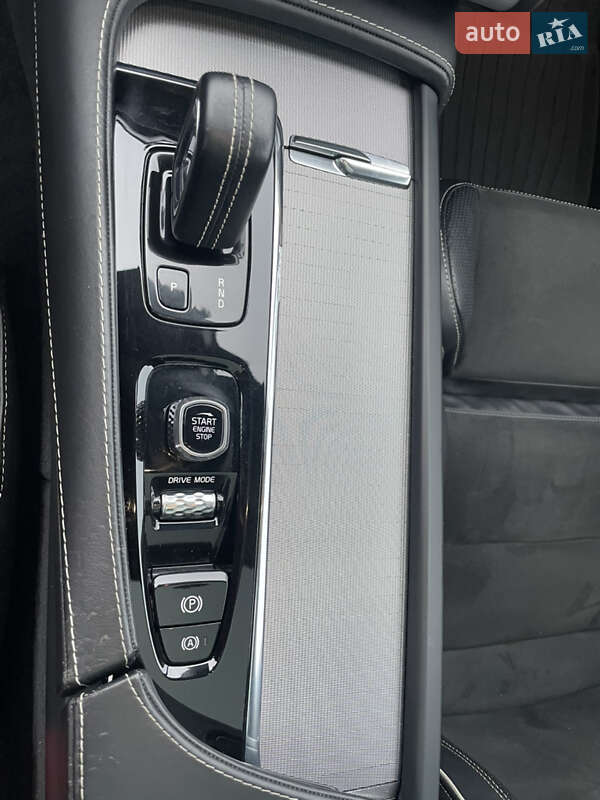 Внедорожник / Кроссовер Volvo XC90 2020 в Днепре фото 48 Внедорожник / Кроссовер Volvo XC90 2020 в Днепре