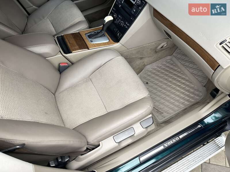 Внедорожник / Кроссовер Volvo XC90 2003 в Харькове