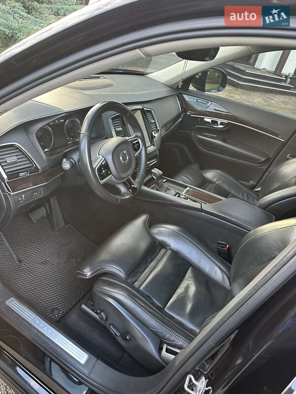 Внедорожник / Кроссовер Volvo XC90 2018 в Новомосковске