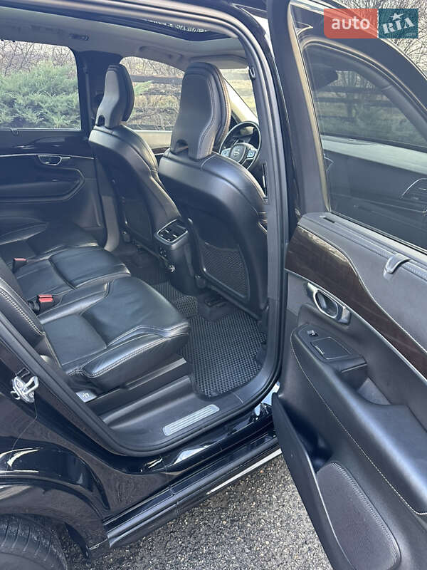 Внедорожник / Кроссовер Volvo XC90 2018 в Новомосковске