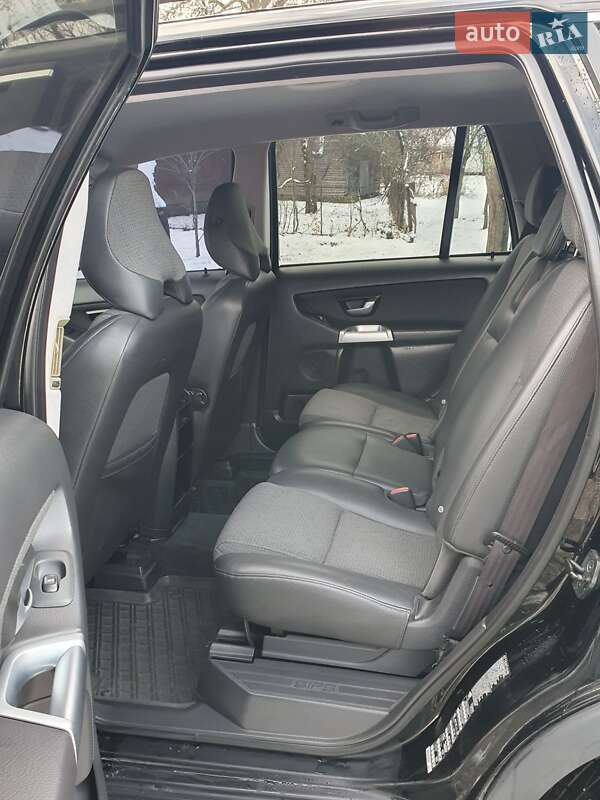 Внедорожник / Кроссовер Volvo XC90 2004 в Косове