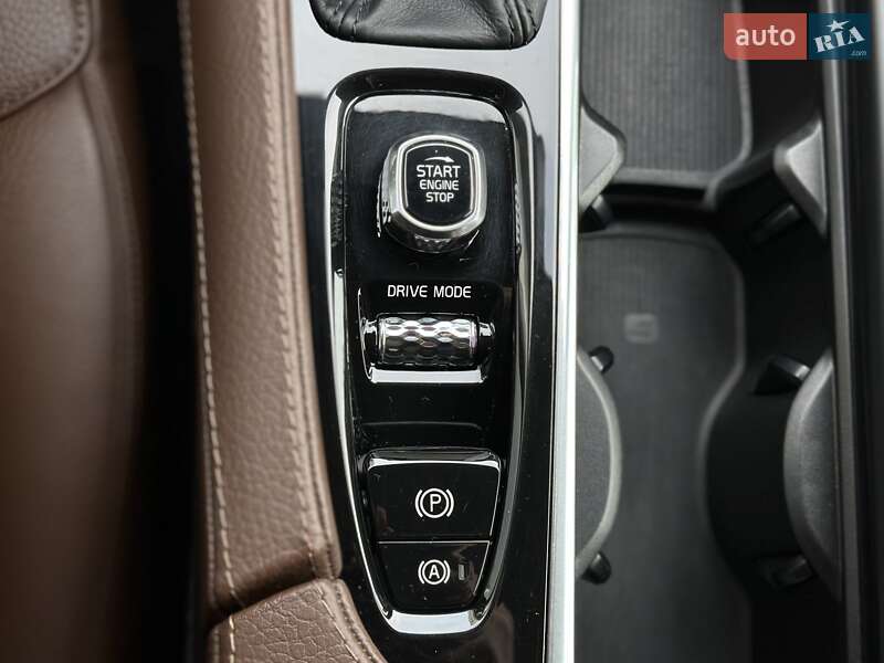 Внедорожник / Кроссовер Volvo XC90 2019 в Киеве фото 39 Внедорожник / Кроссовер Volvo XC90 2019 в Киеве