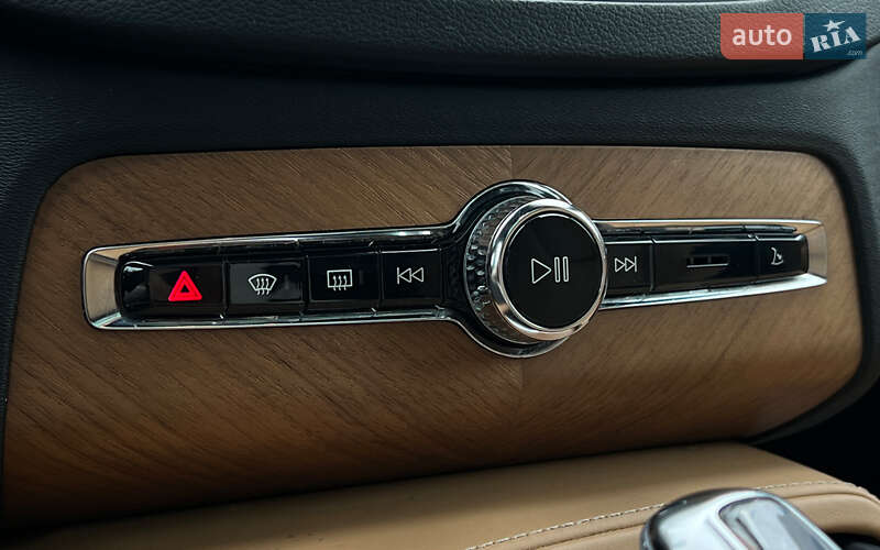 Позашляховик / Кросовер Volvo XC90 2018 в Львові