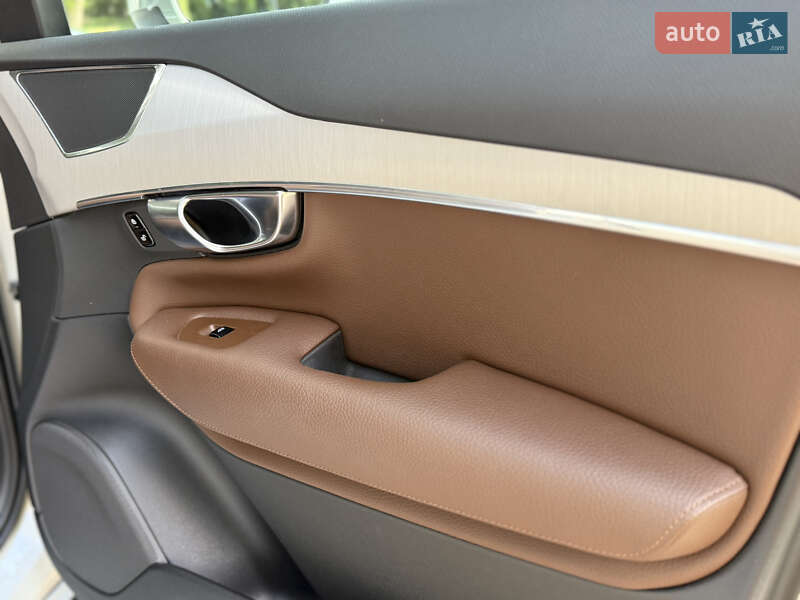 Позашляховик / Кросовер Volvo XC90 2019 в Чернівцях