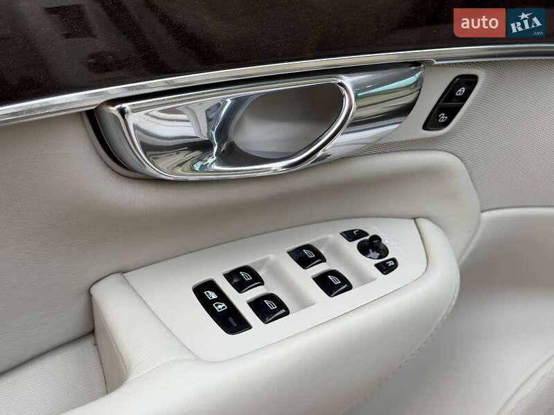 Внедорожник / Кроссовер Volvo XC90 2016 в Кривом Роге