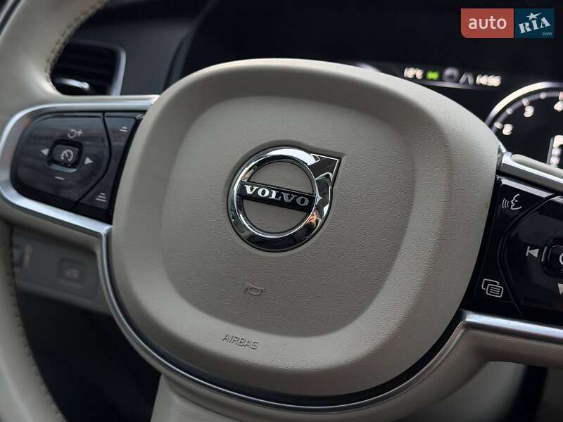 Внедорожник / Кроссовер Volvo XC90 2016 в Кривом Роге