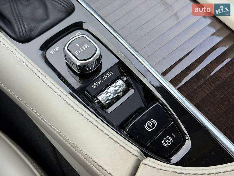 Внедорожник / Кроссовер Volvo XC90 2016 в Кривом Роге