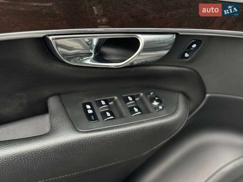 Позашляховик / Кросовер Volvo XC90 2015 в Рівному