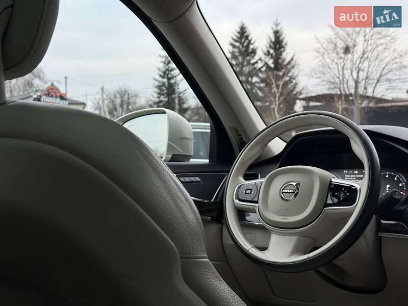 Позашляховик / Кросовер Volvo XC90 2016 в Рівному
