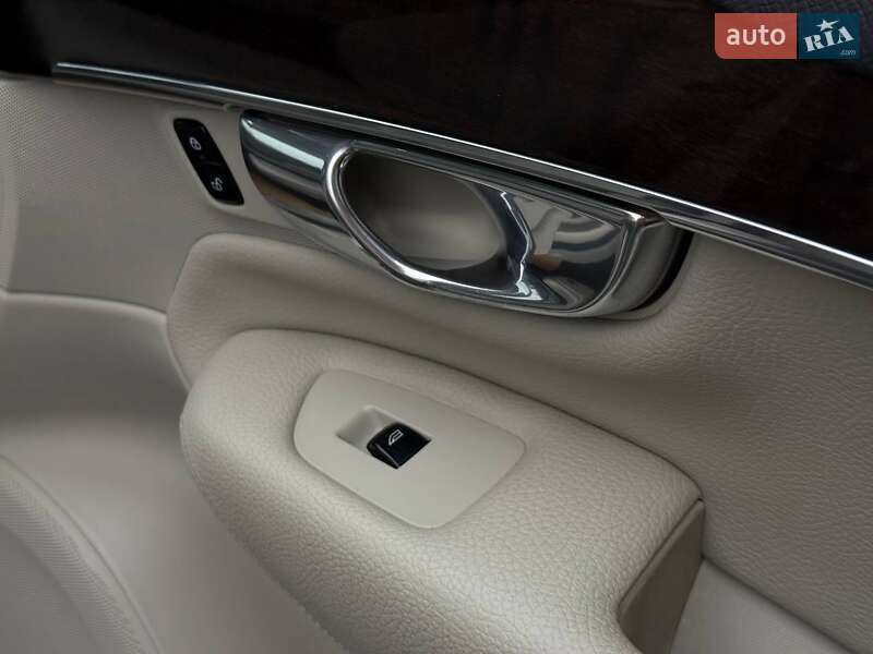 Позашляховик / Кросовер Volvo XC90 2016 в Рівному