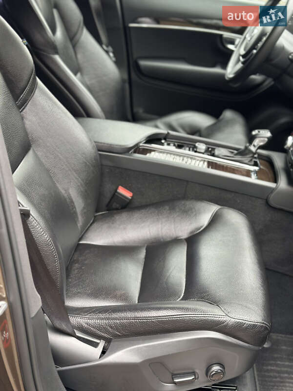 Внедорожник / Кроссовер Volvo XC90 2017 в Киеве