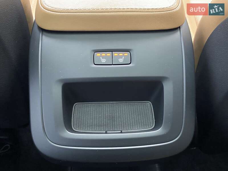 Позашляховик / Кросовер Volvo XC90 2019 в Києві