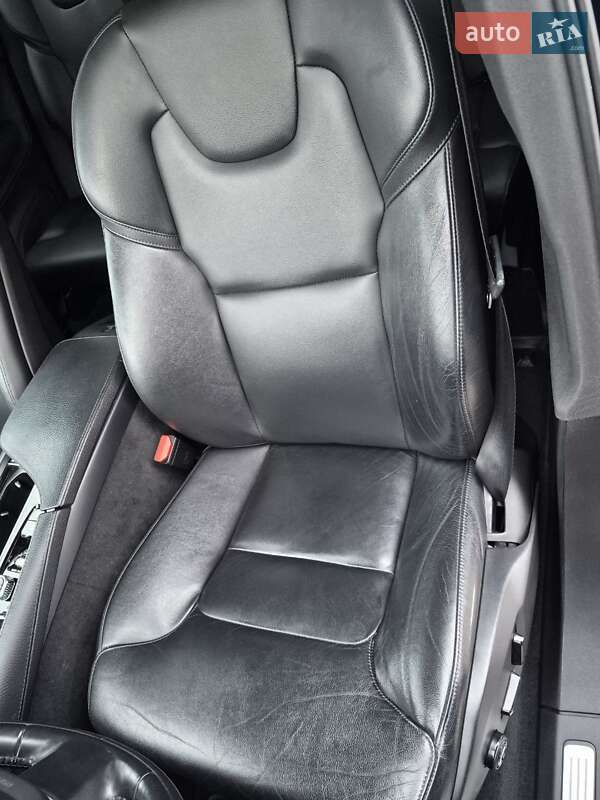 Внедорожник / Кроссовер Volvo XC90 2017 в Владимире