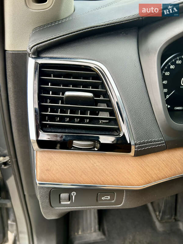 Позашляховик / Кросовер Volvo XC90 2015 в Києві