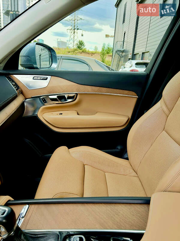 Позашляховик / Кросовер Volvo XC90 2015 в Києві