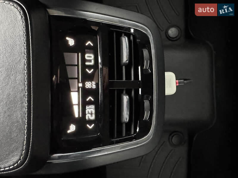 Внедорожник / Кроссовер Volvo XC90 2015 в Виннице фото 17 Внедорожник / Кроссовер Volvo XC90 2015 в Виннице