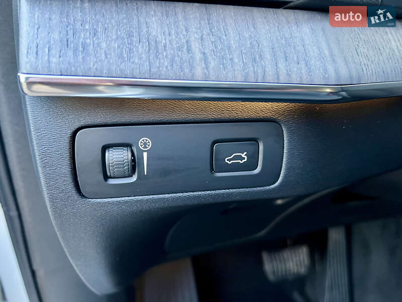 Внедорожник / Кроссовер Volvo XC90 2021 в Киеве фото 42 Внедорожник / Кроссовер Volvo XC90 2021 в Киеве