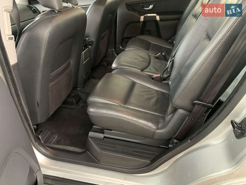 Внедорожник / Кроссовер Volvo XC90 2011 в Ровно