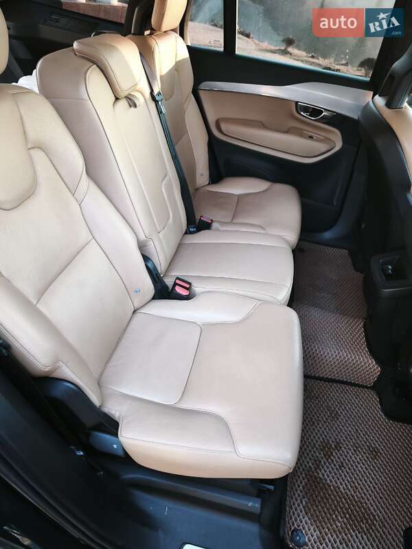 Внедорожник / Кроссовер Volvo XC90 2016 в Межгорье