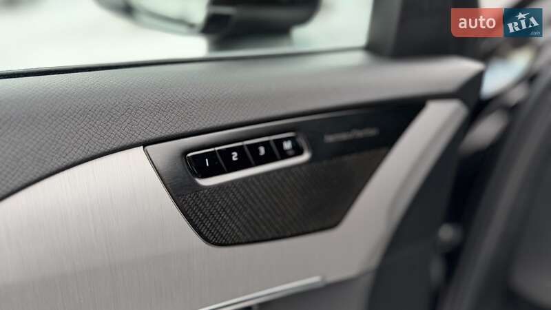 Позашляховик / Кросовер Volvo XC90 2019 в Києві фото 19 Позашляховик / Кросовер Volvo XC90 2019 в Києві