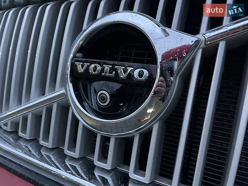 Внедорожник / Кроссовер Volvo XC90 2017 в Полонном