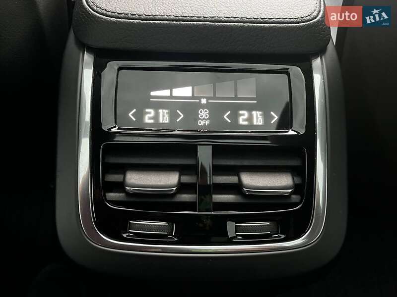 Внедорожник / Кроссовер Volvo XC90 2016 в Киеве