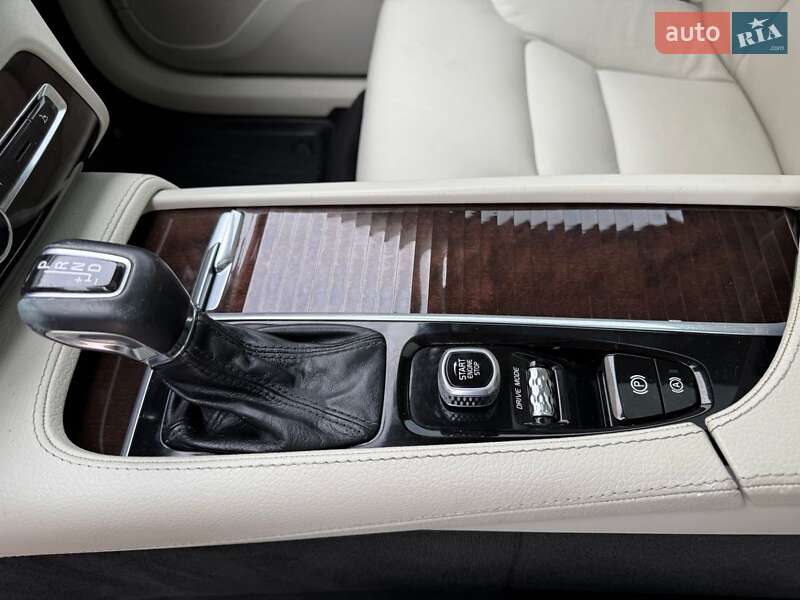 Внедорожник / Кроссовер Volvo XC90 2018 в Львове