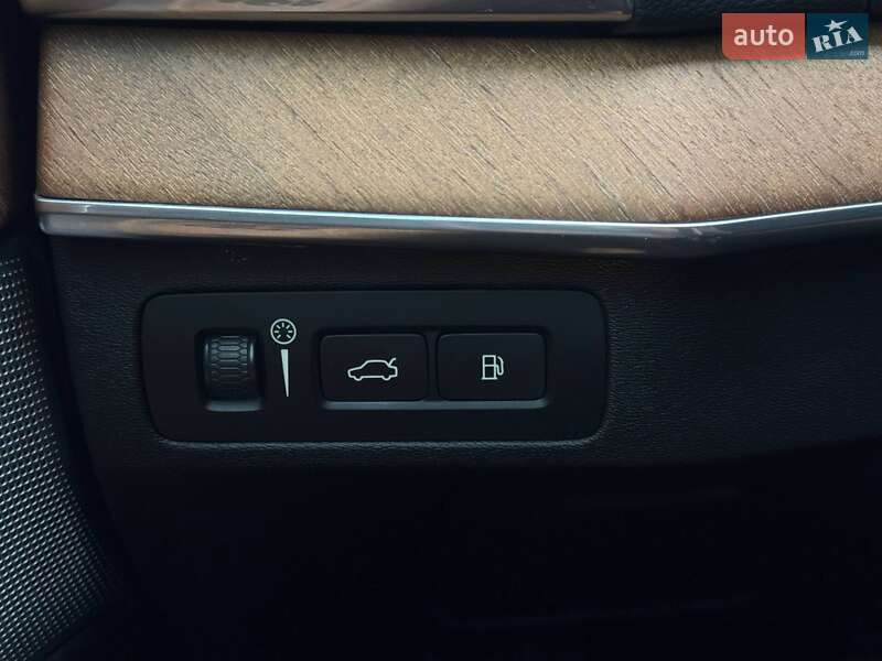 Внедорожник / Кроссовер Volvo XC90 2018 в Ровно