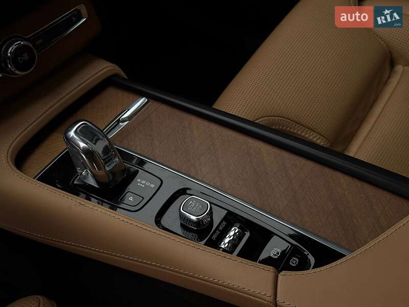 Внедорожник / Кроссовер Volvo XC90 2018 в Ровно