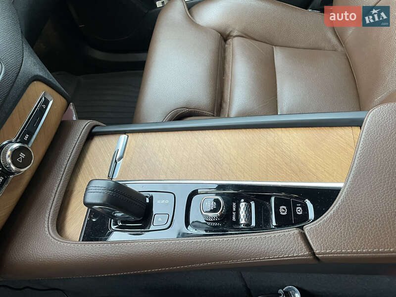 Внедорожник / Кроссовер Volvo XC90 2021 в Ивано-Франковске