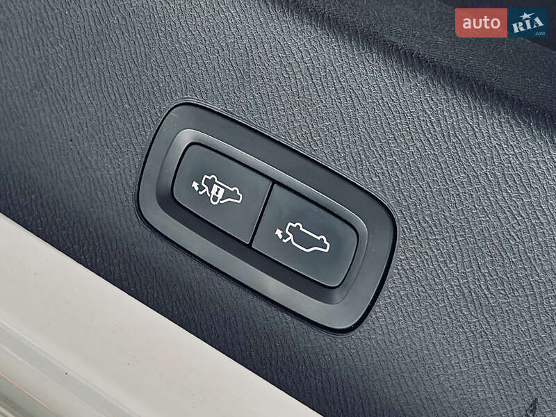 Внедорожник / Кроссовер Volvo XC90 2018 в Кременчуге