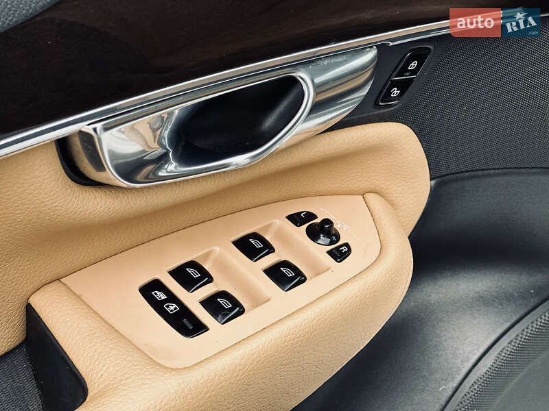 Внедорожник / Кроссовер Volvo XC90 2018 в Кременчуге