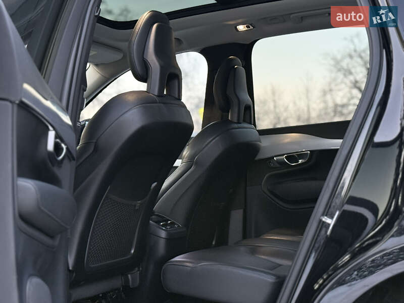 Внедорожник / Кроссовер Volvo XC90 2017 в Староконстантинове