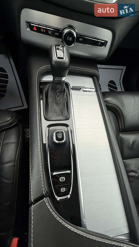 Внедорожник / Кроссовер Volvo XC90 2017 в Луцке