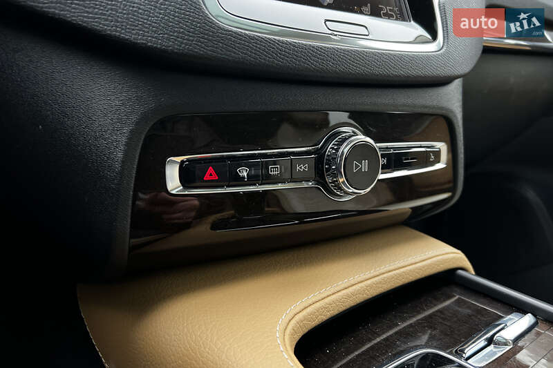 Внедорожник / Кроссовер Volvo XC90 2016 в Львове