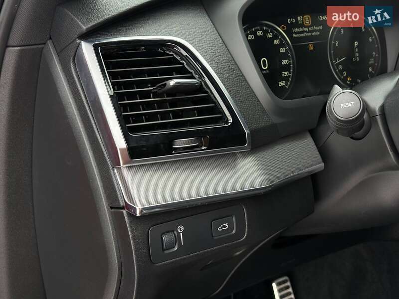 Внедорожник / Кроссовер Volvo XC90 2016 в Ровно