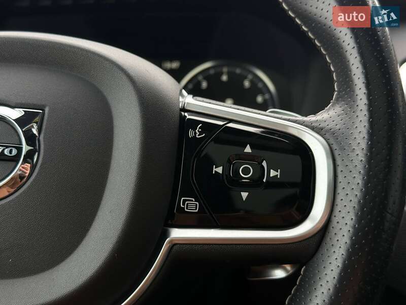 Внедорожник / Кроссовер Volvo XC90 2016 в Ровно