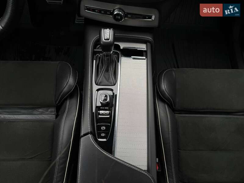 Внедорожник / Кроссовер Volvo XC90 2016 в Ровно