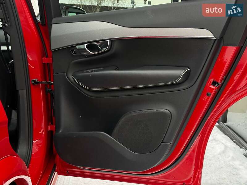 Внедорожник / Кроссовер Volvo XC90 2016 в Ровно