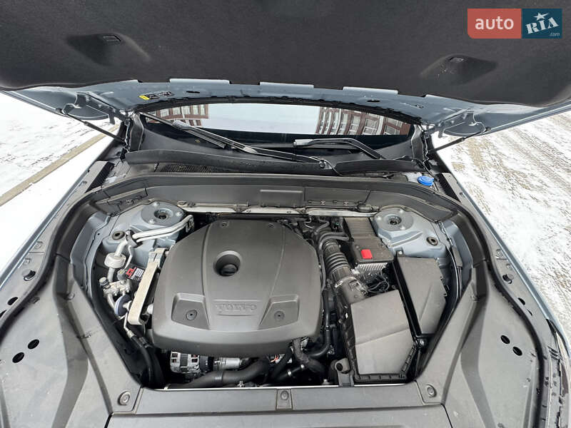 Внедорожник / Кроссовер Volvo XC90 2019 в Ивано-Франковске