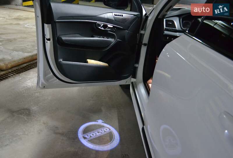 Внедорожник / Кроссовер Volvo XC90 2019 в Киеве