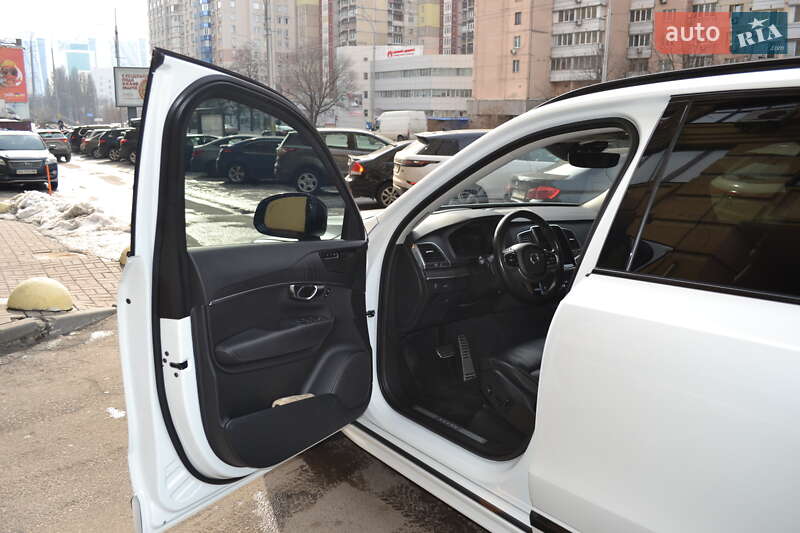 Внедорожник / Кроссовер Volvo XC90 2019 в Киеве