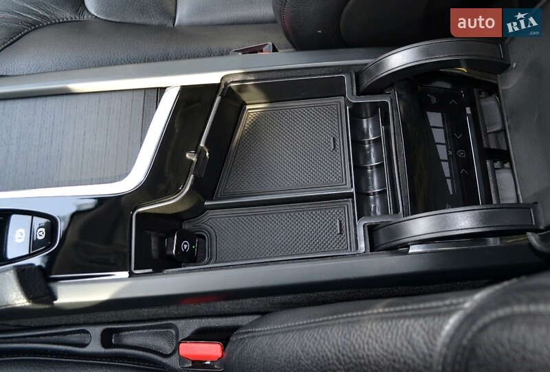 Внедорожник / Кроссовер Volvo XC90 2019 в Киеве