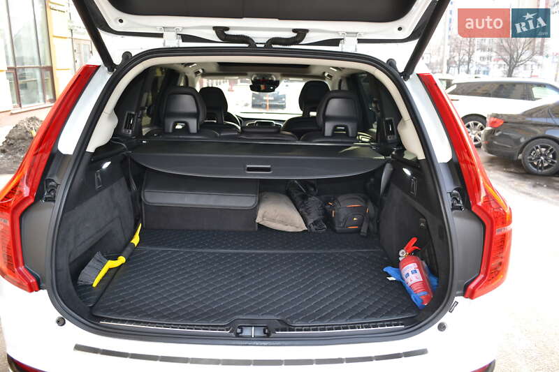 Внедорожник / Кроссовер Volvo XC90 2019 в Киеве