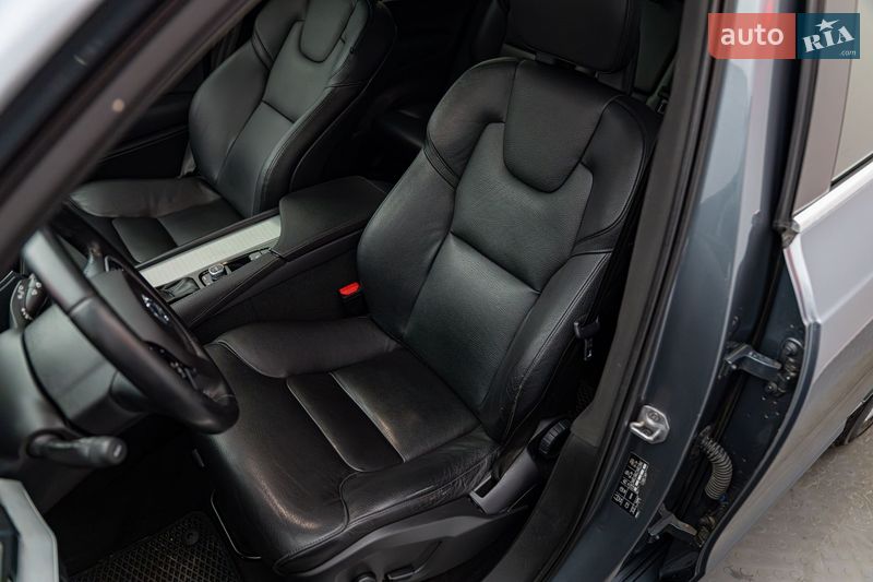 Внедорожник / Кроссовер Volvo XC90 2015 в Киеве