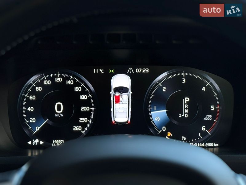 Внедорожник / Кроссовер Volvo XC90 2018 в Киеве