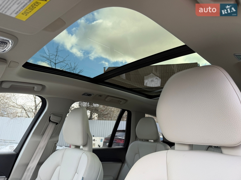 Внедорожник / Кроссовер Volvo XC90 2019 в Киеве